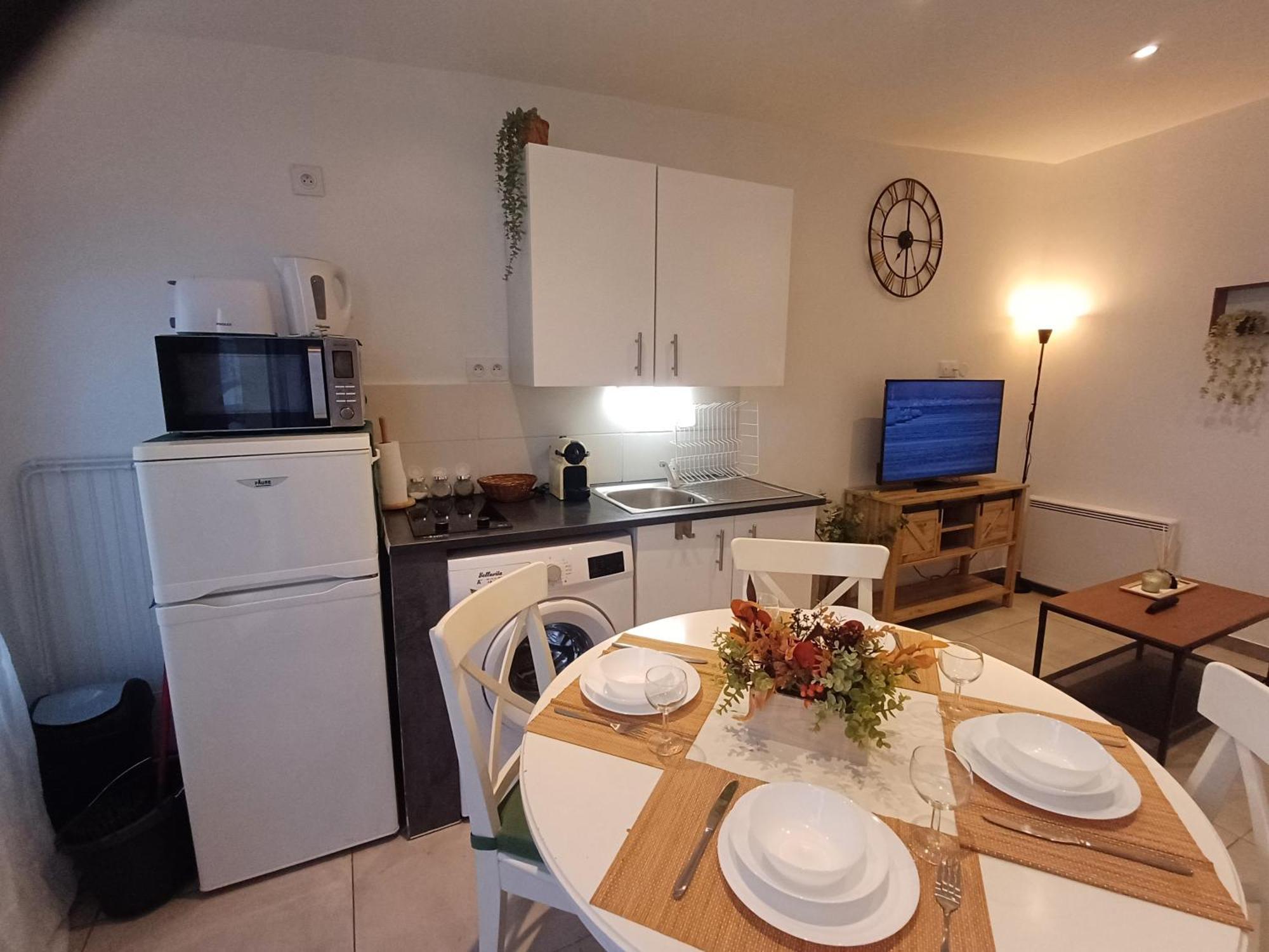 Appartement Super F2 A 5Mn Aeroport D'Orly Parking Prive Gratuit à Paray-Vieille-Poste Extérieur photo